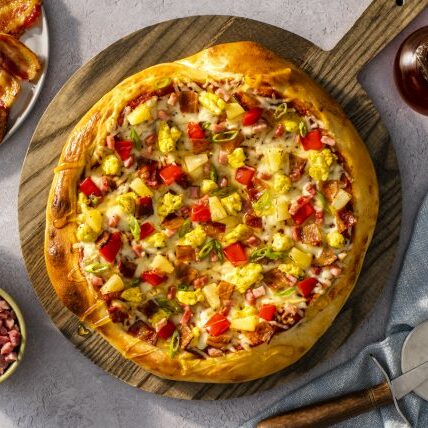 HAWAIIAN BREAKFAST PIZZA 035 760x428 1 1 e1750334331421