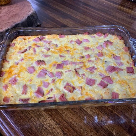 Easy Breakfast Casserole with Potatoes and Ham